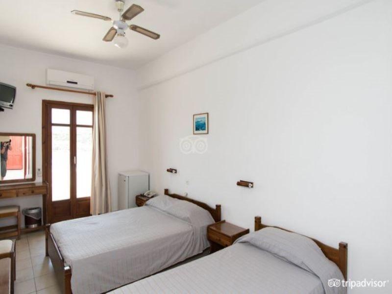 Artemis Hotel Agios Stefanos  Bagian luar foto