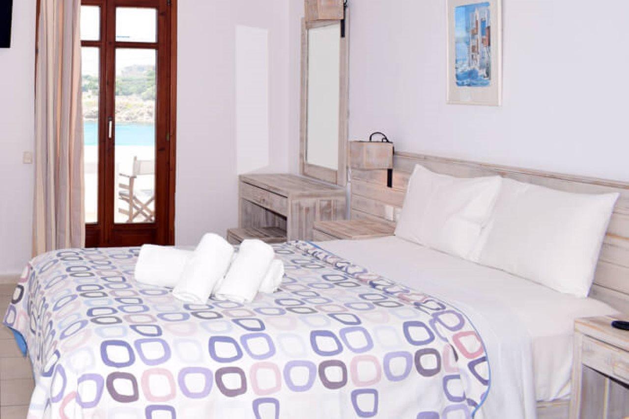 Artemis Hotel Agios Stefanos  Bagian luar foto